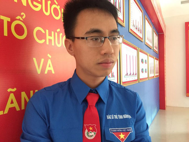 Bác sỹ Phạm Văn Tuấn (SN 1990) tốt nghiệp loại giỏi, ngành Nhi khoa rời thành thị lên vùng cao cứu người.