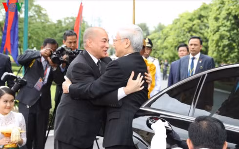 Tổng Bí thư Nguyễn Phú Trọng hội kiến Quốc vương Norodom Sihamoni.