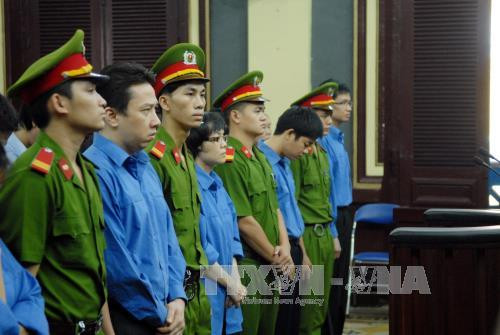 Huỳnh Thị Huyền Như và các đồng phạm tại phiên tòa phúc thẩm.