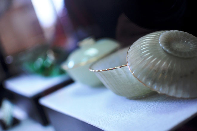 Chén ngọc được chế tác tinh xảo