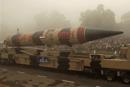 Tên lửa đạn đạo Agni-III.