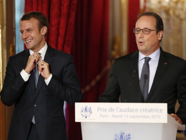 Đương kim Tổng thống Pháp Hollande kêu gọi ủng hộ ông Macron. Đương kim Tổng thống Pháp Hollande kêu gọi ủng hộ ông Macron.