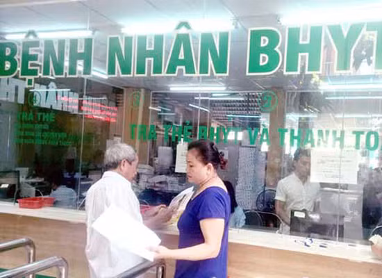 Bệnh nhân có BHYT khám bệnh tại một bệnh viện ở TPHCM