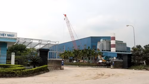 Vụ nổ lò nấu phôi thép tại Công ty thép Việt- Nhật, Hải Phòng khiến 4 công nhân bị bỏng nặng.