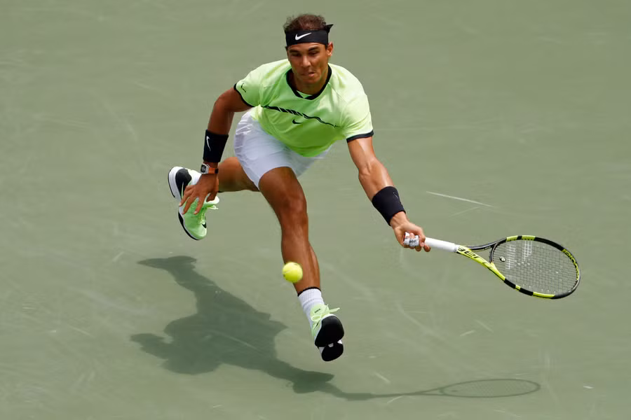 Thất bại ở chung kết Giải quần vợt Miami mở rộng 2017 là trận thua thứ ba liên tiếp của Nadal trước Federer trong năm 2017. Ảnh: REUTERS