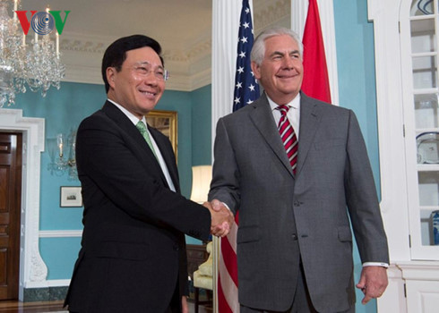Phó Thủ tướng,Bộ trưởng Bộ Ngoại giao Phạm Bình Minh và Ngoại trưởng Rex Tillerson.