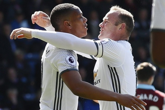 Anthony Martial rực sáng giúp MU vượt qua Burnley 3