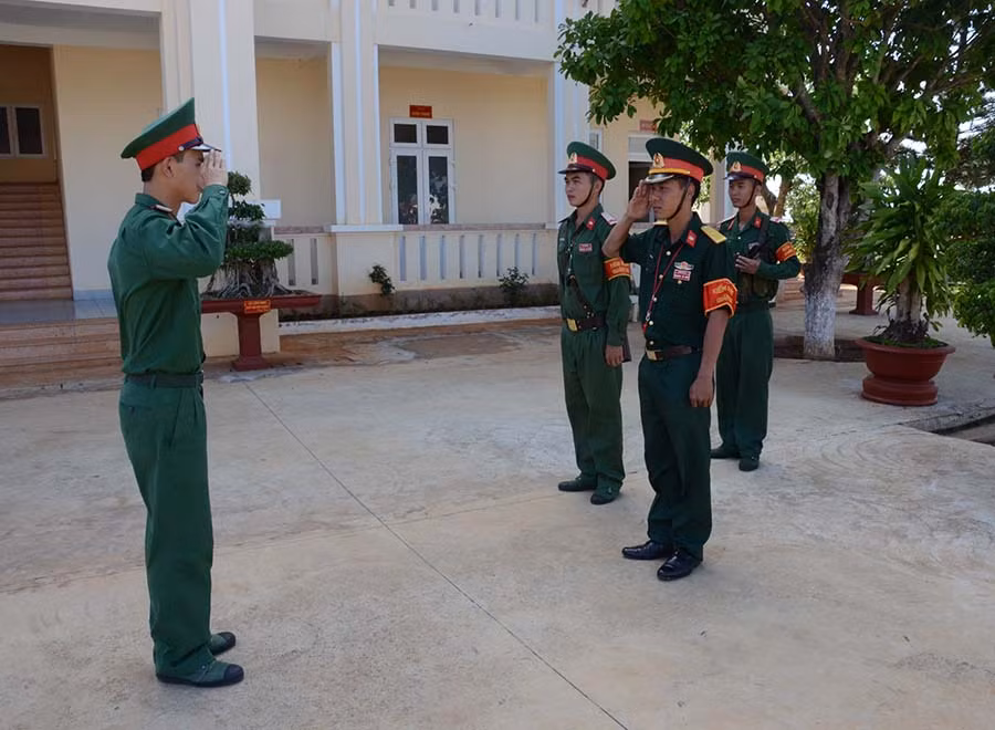 Lực lượng kiểm soát quân sự làm nhiệm vụ. Ảnh: V.H Lực lượng kiểm soát quân sự làm nhiệm vụ. Ảnh: V.H