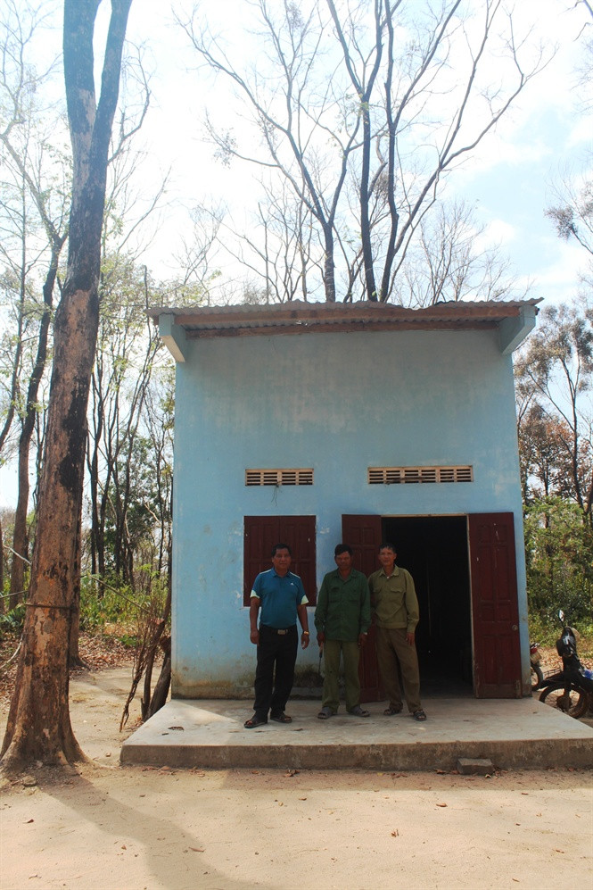 “Ngôi nhà” giữa rừng của 2 ông “người rừng” Nguyễn Hữu Mạnh, Rơ Mah Kem do địa phương xây cho “Ngôi nhà” giữa rừng của 2 ông “người rừng” Nguyễn Hữu Mạnh, Rơ Mah Kem do địa phương xây cho
