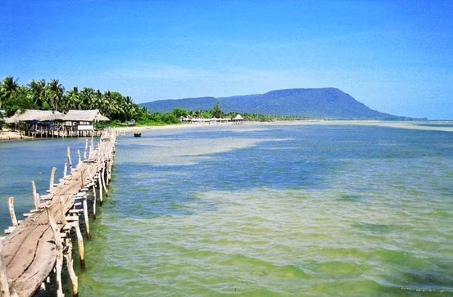 Vẻ đẹp như thiên đường nơi hạ giới của quần đảo Bà Lụa. Vẻ đẹp như thiên đường nơi hạ giới của quần đảo Bà Lụa.