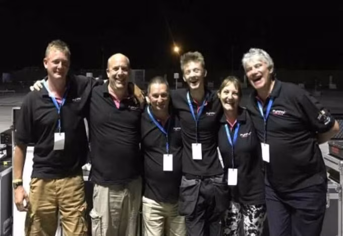 Các thành viên trong đội pháo hoa của nước Anh.