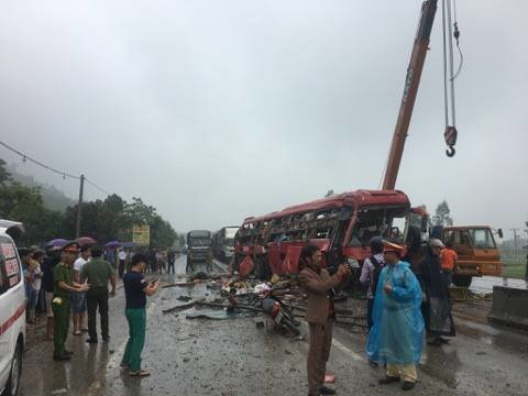 Công an khám nghiệm hiện trường