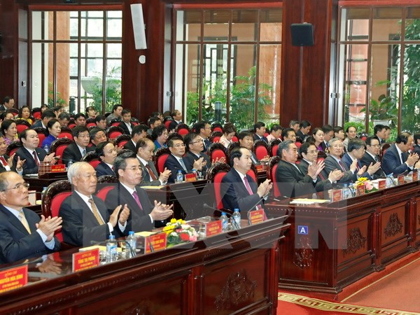 Quang cảnh lễ kỷ niệm. Quang cảnh lễ kỷ niệm.