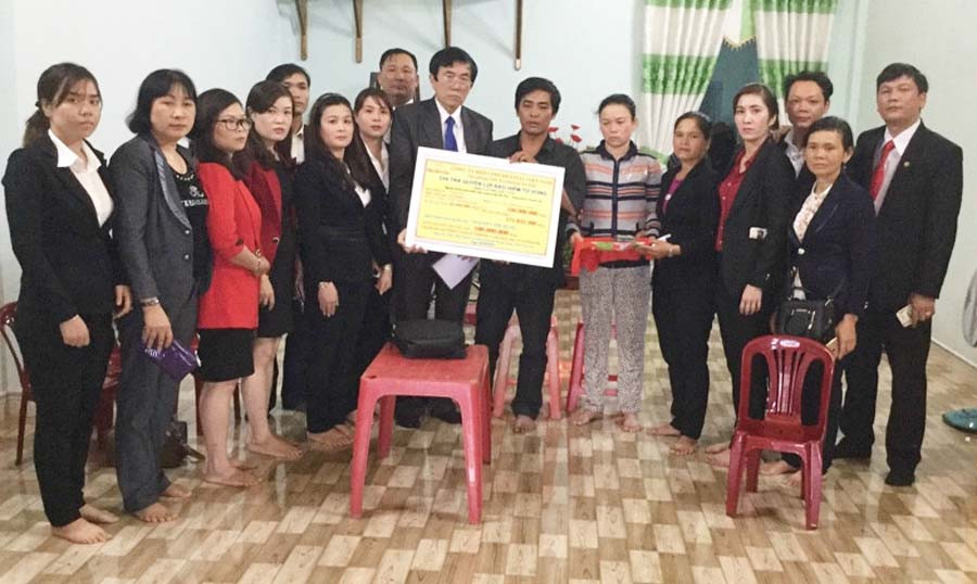  Prudential chi trả quyền lợi bảo hiểm cho học sinh tử vong tại Gia Lai (Ảnh do công ty cung cấp)