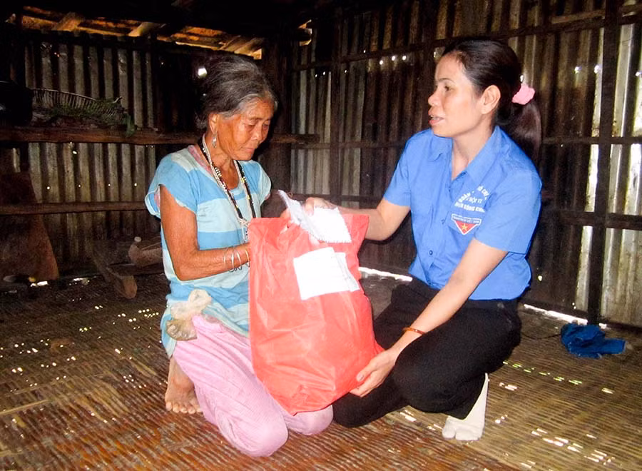 Quan tâm, chăm sóc người có công là trách nhiệm của toàn xã hội. Ảnh: Trần Dung