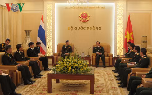 Đại tướng Surapong Suwanna – Adth chào xã giao Đại tướng Ngô Xuân Lịch