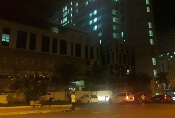 Hình hiện trường nạn nhân nhảy lầu tự tử.