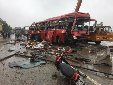 Một chiếc xe máy tại hiện trường tai nạn