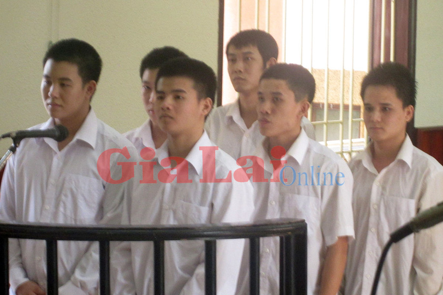Các bị cáo tại phiên tòa. Ảnh: Quang Trung
