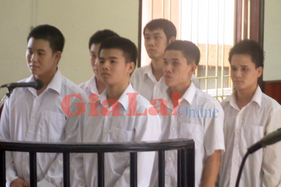 Các bị cáo tại phiên tòa. Ảnh: Quang Trung