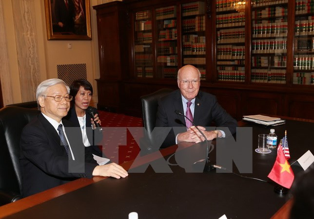 Tổng Bí thư Nguyễn Phú Trọng làm việc với nguyên Chủ tịch Thường trực Thượng viện Hoa Kỳ Patrick Leahy. Tổng Bí thư Nguyễn Phú Trọng làm việc với nguyên Chủ tịch Thường trực Thượng viện Hoa Kỳ Patrick Leahy.