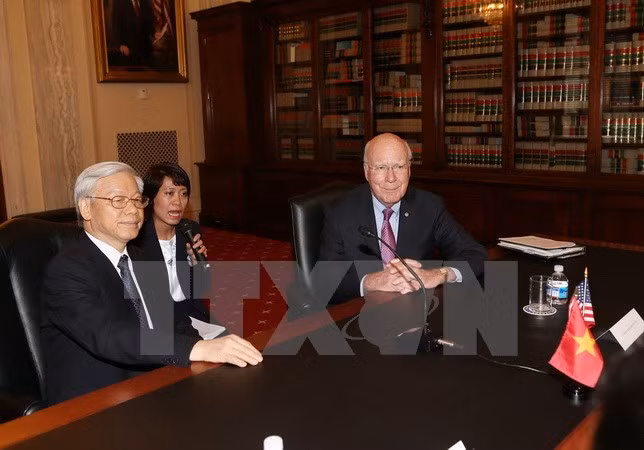 Tổng Bí thư Nguyễn Phú Trọng làm việc với nguyên Chủ tịch Thường trực Thượng viện Hoa Kỳ Patrick Leahy.