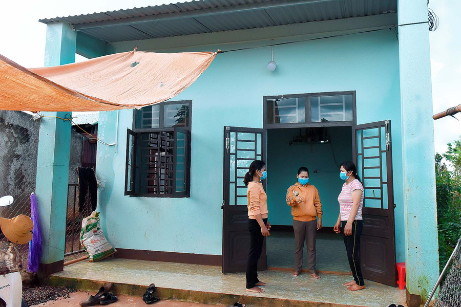 1.Năm 2021, Hội Liên hiệp phụ nữ huyện Chư Pưh phối hợp với các Mạnh Thường Quân hỗ trợ gia đình chị Lê Thị Lý (xã Ia Hrú) với số tiền gần 300 triệu đồng để làm nhà ở, góp phần ổn định cuộc sống.