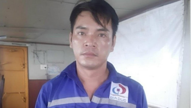 Ngư dân may mắn được tàu Thái An cứu được sau sự việc đâm chìm tàu cá. Ngư dân may mắn được tàu Thái An cứu được sau sự việc đâm chìm tàu cá.