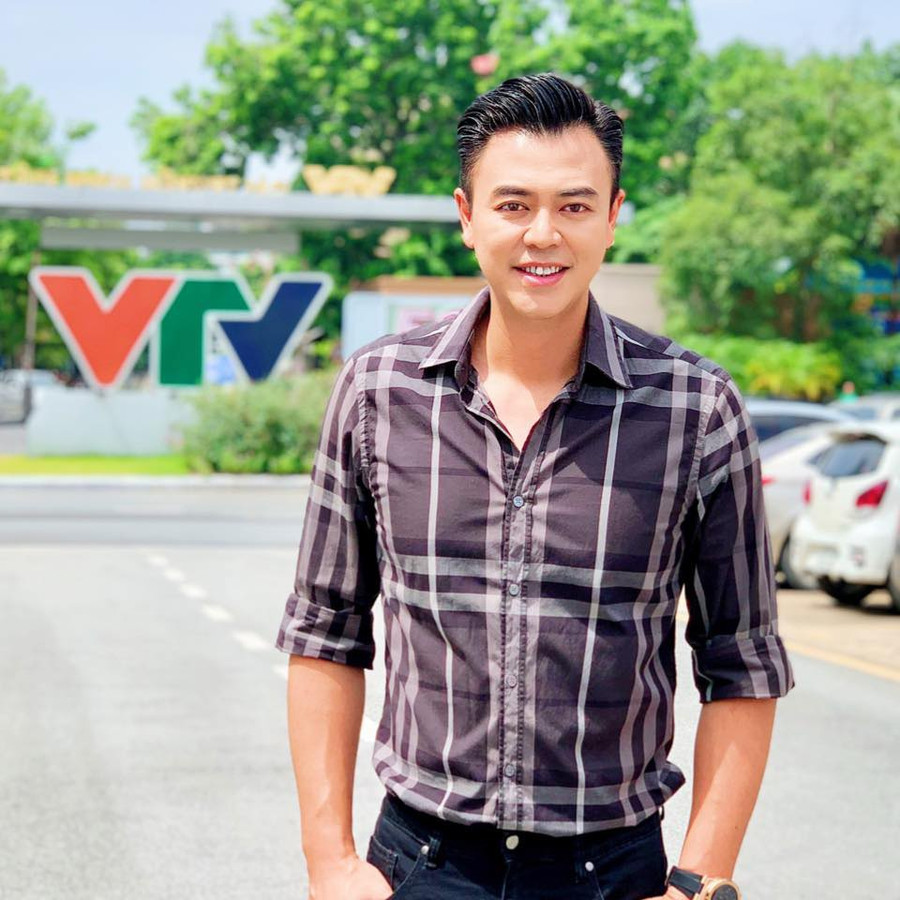 Sau thời gian dài vắng bóng, nam diễn viên trở lại và góp mặt trong nhiều dự án phim truyền hình ăn khách được khán giả yêu mến. ẢNH: FBNV