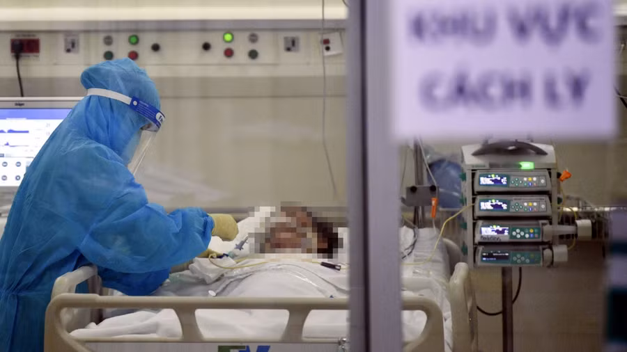 Điều trị bệnh nhân Covid-19 tại Bệnh viện FV. Ảnh: BVCC