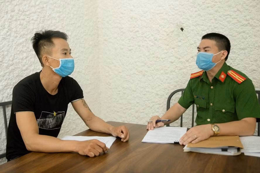 Đối tượng trộm cắp tài sản bị bắt giữ. Ảnh: CA.