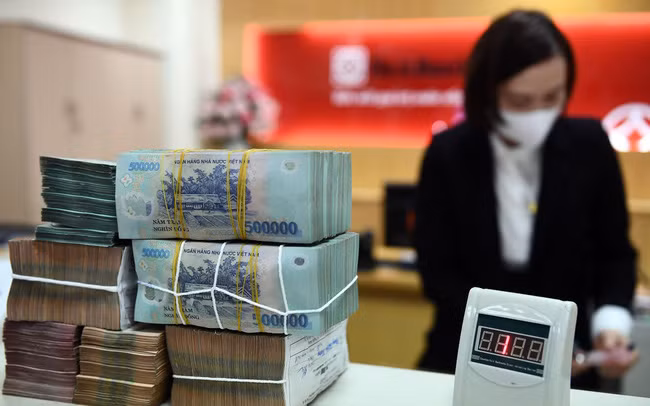 Khi lượng tiền cung ứng qua mua ngoại tệ của NHNN dần hạn chế đi thì kênh của KBNN bắt đầu mở rộng (Ảnh minh họa CTV) Khi lượng tiền cung ứng qua mua ngoại tệ của NHNN dần hạn chế đi thì kênh của KBNN bắt đầu mở rộng (Ảnh minh họa CTV)