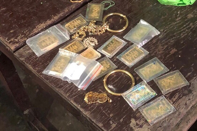 Tang vật vụ án. Ảnh: V.A.