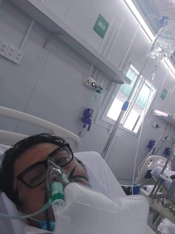 Ca sĩ Y Jang Tuyn đang trên giường bệnh điều trị Covid - 19. Ảnh: T.L