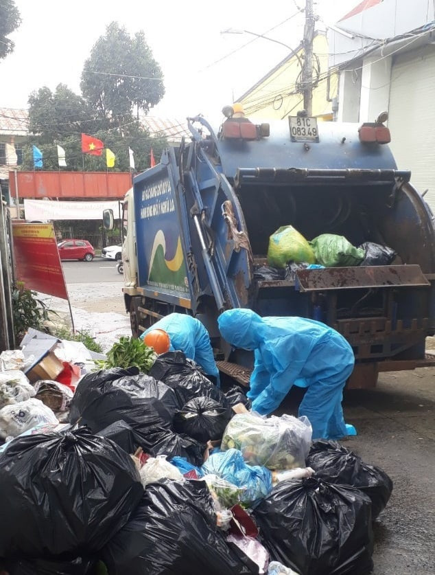 Công việc đã nặng nhọc lại tiềm ẩn nguy cơ bệnh tật Công việc đã nặng nhọc lại tiềm ẩn nguy cơ bệnh tật