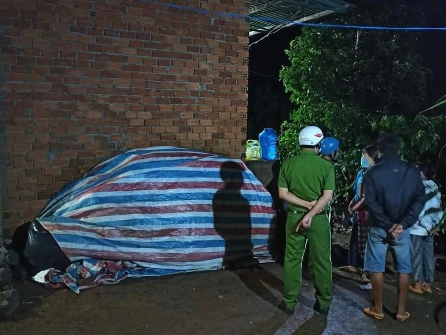 Sau 4 ngày được cứu chữa ở Bệnh viện đa khoa vùng Tây Nguyên, chị M. đã tử vong. Ảnh: NDCC Sau 4 ngày được cứu chữa ở Bệnh viện đa khoa vùng Tây Nguyên, chị M. đã tử vong. Ảnh: NDCC