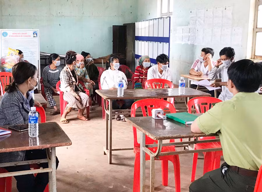 Hạt Kiểm lâm cùng với UBND các xã đã tổ chức nhiều đợt tuyên truyền, vận động nhưng vẫn không thu hút được người dân tham gia đăng ký trồng rừng. Ảnh: Quang Tấn