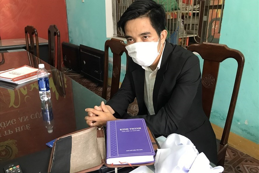 Một đối trượng trong nhóm sinh hoạt “Hội thánh Đức Chúa trời Mẹ” trái phép. Ảnh: CA Một đối trượng trong nhóm sinh hoạt “Hội thánh Đức Chúa trời Mẹ” trái phép. Ảnh: CA