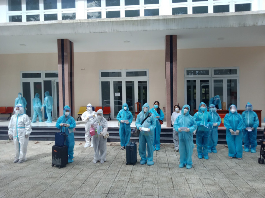 Các thai phụ được đón về khu cách ly tập trung tại Đà Lạt ngày 4.9. Ảnh: Lâm Viên
