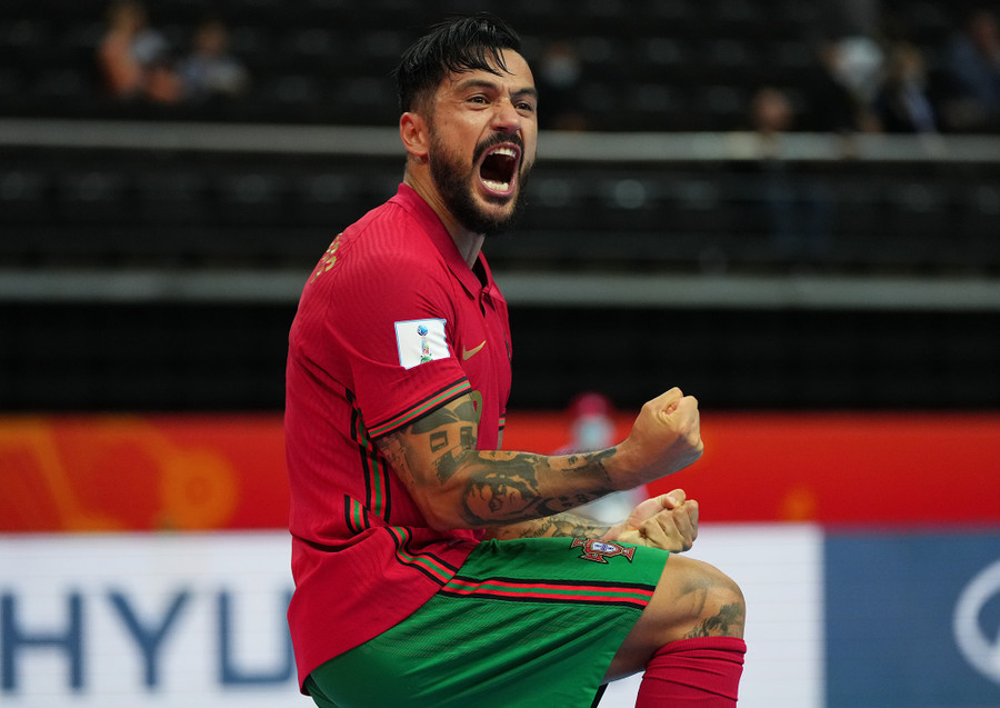  Tuyển thủ Bồ Đào Nha ăn mừng chiến thắng nghẹt thở trước Serbia. Ảnh: FIFA