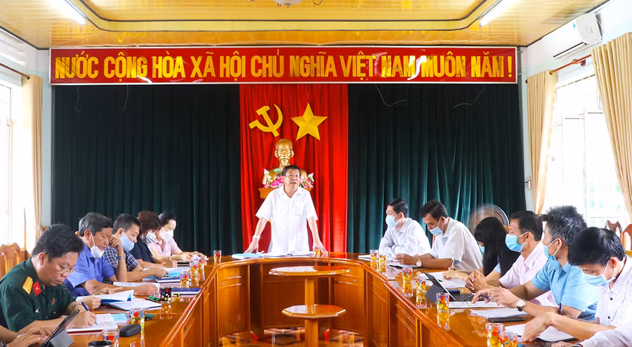  Ủy viên Ban Thường vụ, Chủ nhiệm Ủy ban Kiểm tra Tỉnh ủy, Trưởng Ban Pháp chế HĐND tỉnh Thái Thanh Bình phát biểu kết luận buổi giám sát tại huyện Kbang. Ảnh Ngọc Minh