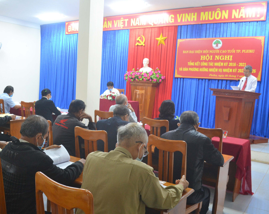 Quang cảnh Hội nghị Tổng kết công tác Hội NCT TP Pleiku, nhiệm kỳ 2016-2021. Ảnh: Hoàng Cư