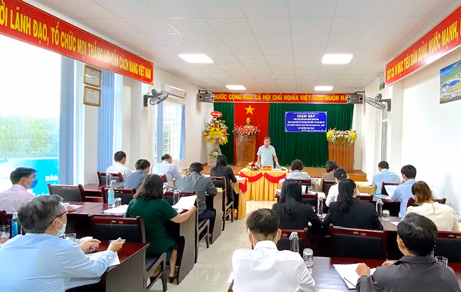 Quang cảnh buổi giám sát tại Bảo hiểm Xã hội huyện Đak Đoa. Ảnh: Mộc Trà a