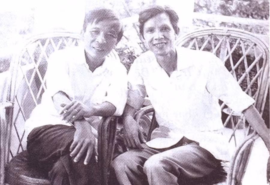  Nhạc sĩ Nhật Lai (bên trái) và Nhạc sĩ Lư Nhất Vũ (ảnh chụp năm 1976). Ảnh: Phan Thế Hữu Toàn