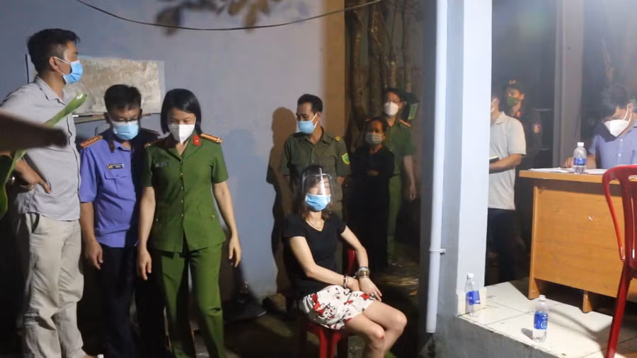 Nguyễn Thị Kim Yến bị bắt cùng hơn 1,3 kg ma túy. Ảnh: Công an cung cấp