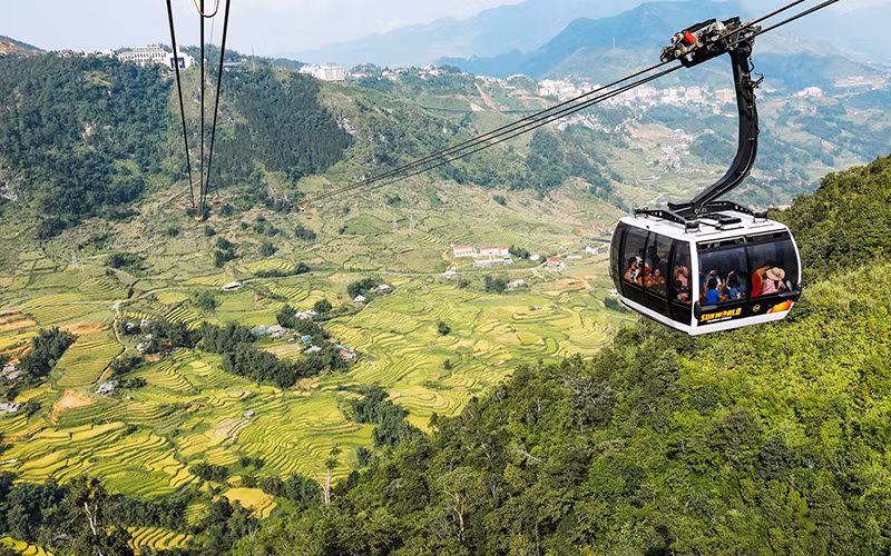 Những thửa ruộng bậc thang ở Sa Pa (Lào Cai) là một điểm đến hấp dẫn du khách. Ảnh: VINH PHẠM 