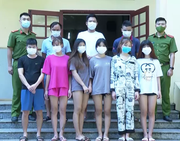 Các đối tượng bị lực lượng chức năng phát hiện - Ảnh: Công an cung cấp