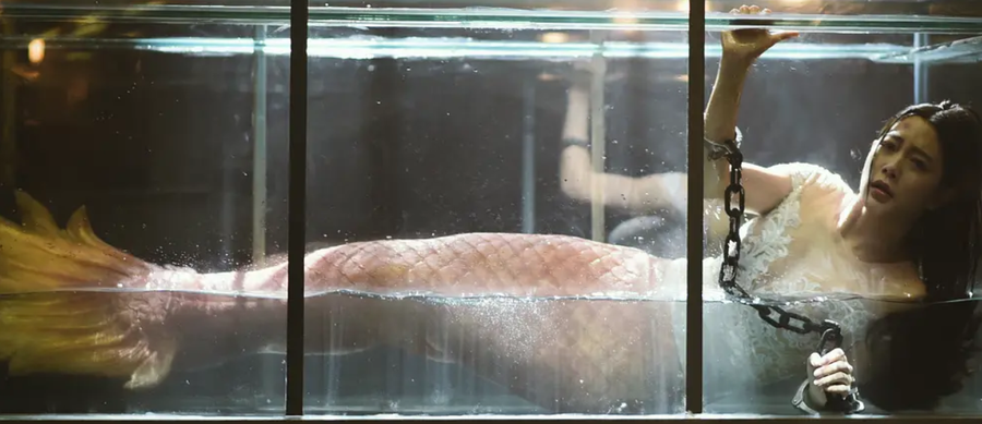 Clara đóng vai nàng tiên cá trong Mỹ nhân ngư bản 2021. Ảnh: POSTER PHIM