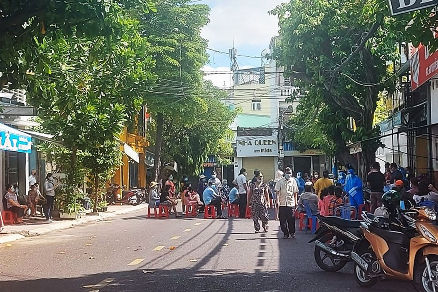 Một điểm chờ lấy mẫu xét nghiệm. Ảnh: DT