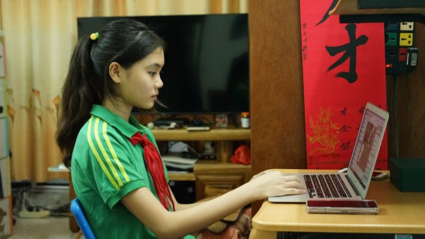 Học sinh Trường Tiểu học Hoàng Hoa Thám, quận Ba Đình, Hà Nội, bắt đầu năm học mới 2021-2022 theo hình thức trực tuyến (CTV/Vietnam+)  Học sinh Trường Tiểu học Hoàng Hoa Thám, quận Ba Đình, Hà Nội, bắt đầu năm học mới 2021-2022 theo hình thức trực tuyến (CTV/Vietnam+)